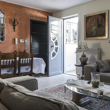 Appartement D'irene-near Athens Airport , 200 Meters From The Davis