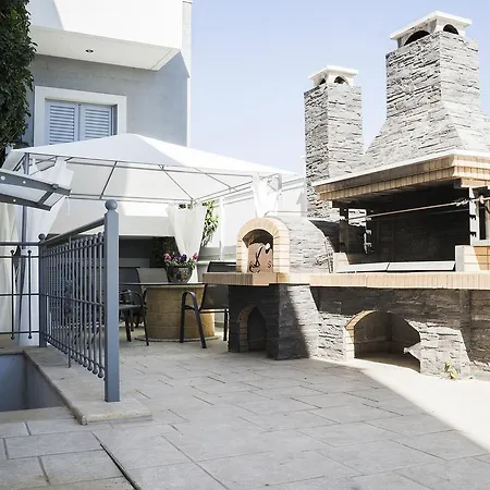 Appartement D'irene-near Athens Airport , 200 Meters From The Davis Artemida (Attica)