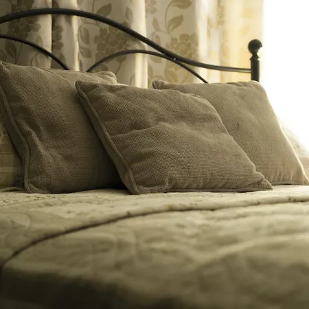Appartement D'irene-near Athens Airport , 200 Meters From The Davis