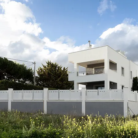 Appartement D'irene-near Athens Airport , 200 Meters From The Davis *