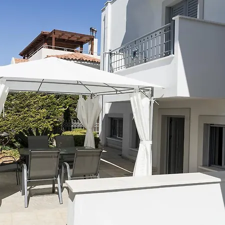 Appartement D'irene-near Athens Airport , 200 Meters From The Davis *