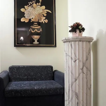 Appartement D'irene-near Athens Airport , 200 Meters From The Davis Artemida (Attica)