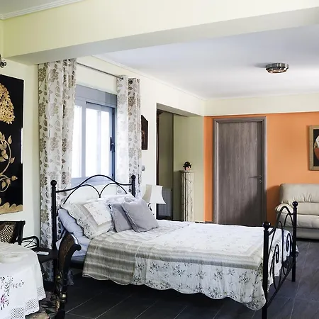 Appartement D'irene-near Athens Airport , 200 Meters From The Davis