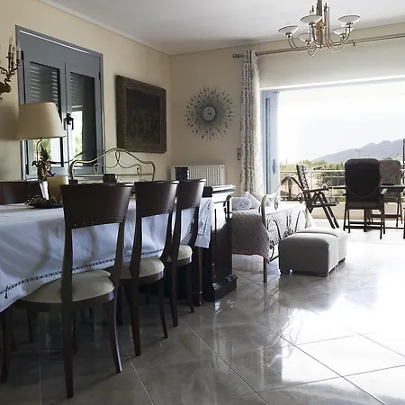 D'irene-near Athens Airport , 200 Meters From The Davis *