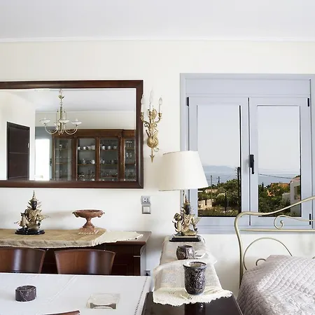 Appartement D'irene-near Athens Airport , 200 Meters From The Davis *